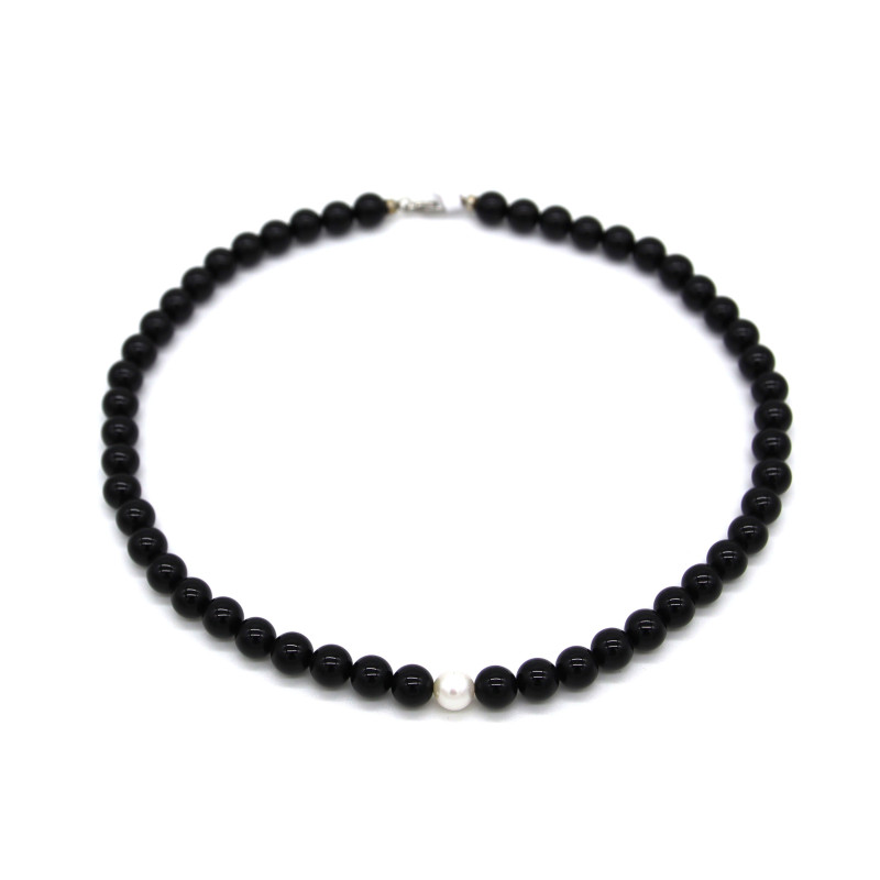 Collana Nadir Donna Pasta di Corallo Nero con Perla Bianca Coltivata Centrale Collana Nadir Donna Pasta di Corallo Nero con Perla Bianca Coltivata Centrale