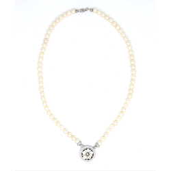 Collana da Donna in Argento 925% con Perle Bianche Coltivate 6/6,5mm Cammeo Centrale Sardonico