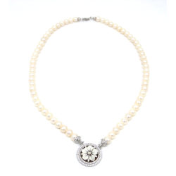 Collana da Donna in Argento 925% con Perle Bianche Coltivate 6/6,5mm Cammeo Centrale Sardonico