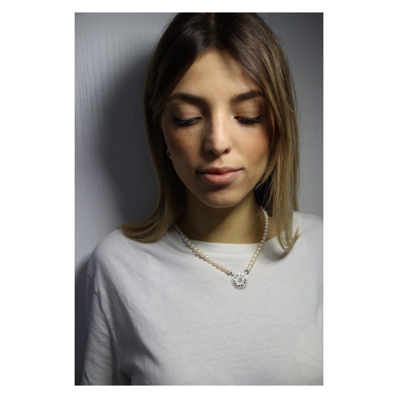 WOMAN NECKLACE WITH CULTURED PEARLS 6 6.5 WITH CENTRAL SARDONIC CAMEO