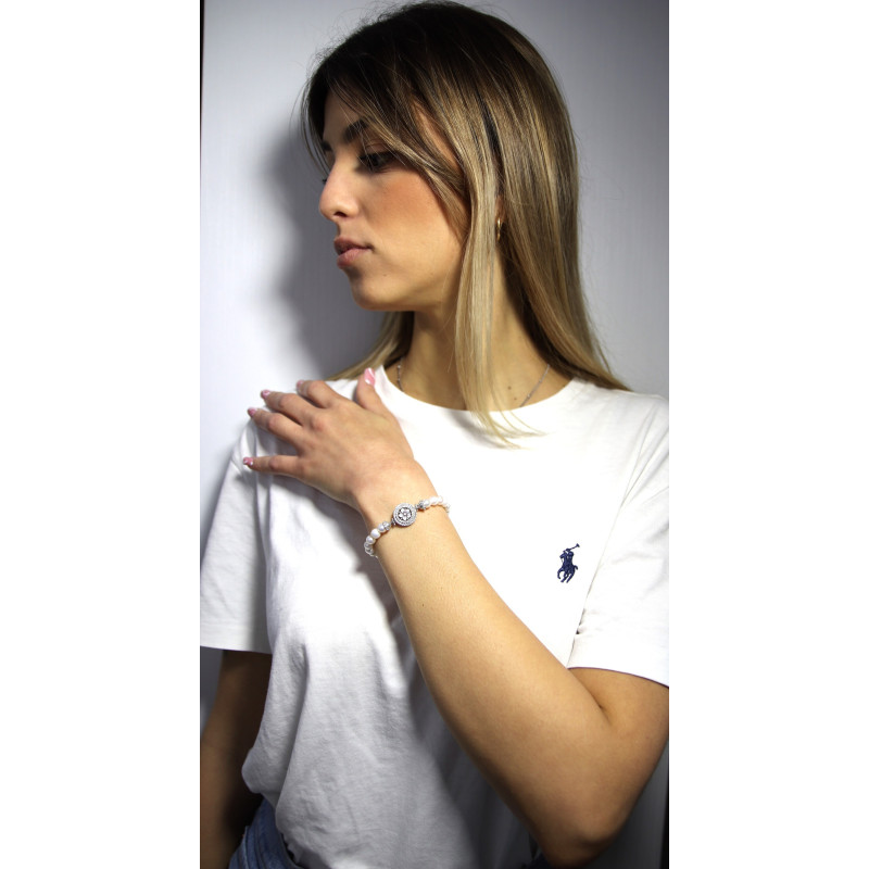 Women's bracelet with cultured pearls